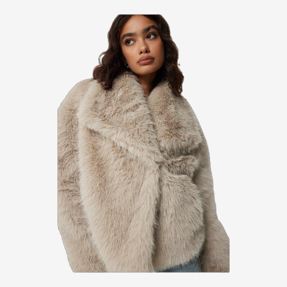 Chic Faux Fur Coat/ Oversized